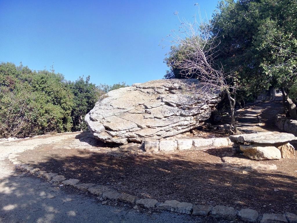 שביל פארק הסלעים סלע ענק