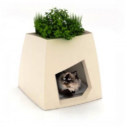 Jardin Chic is showing that pet friendly furniture can also be “chic”